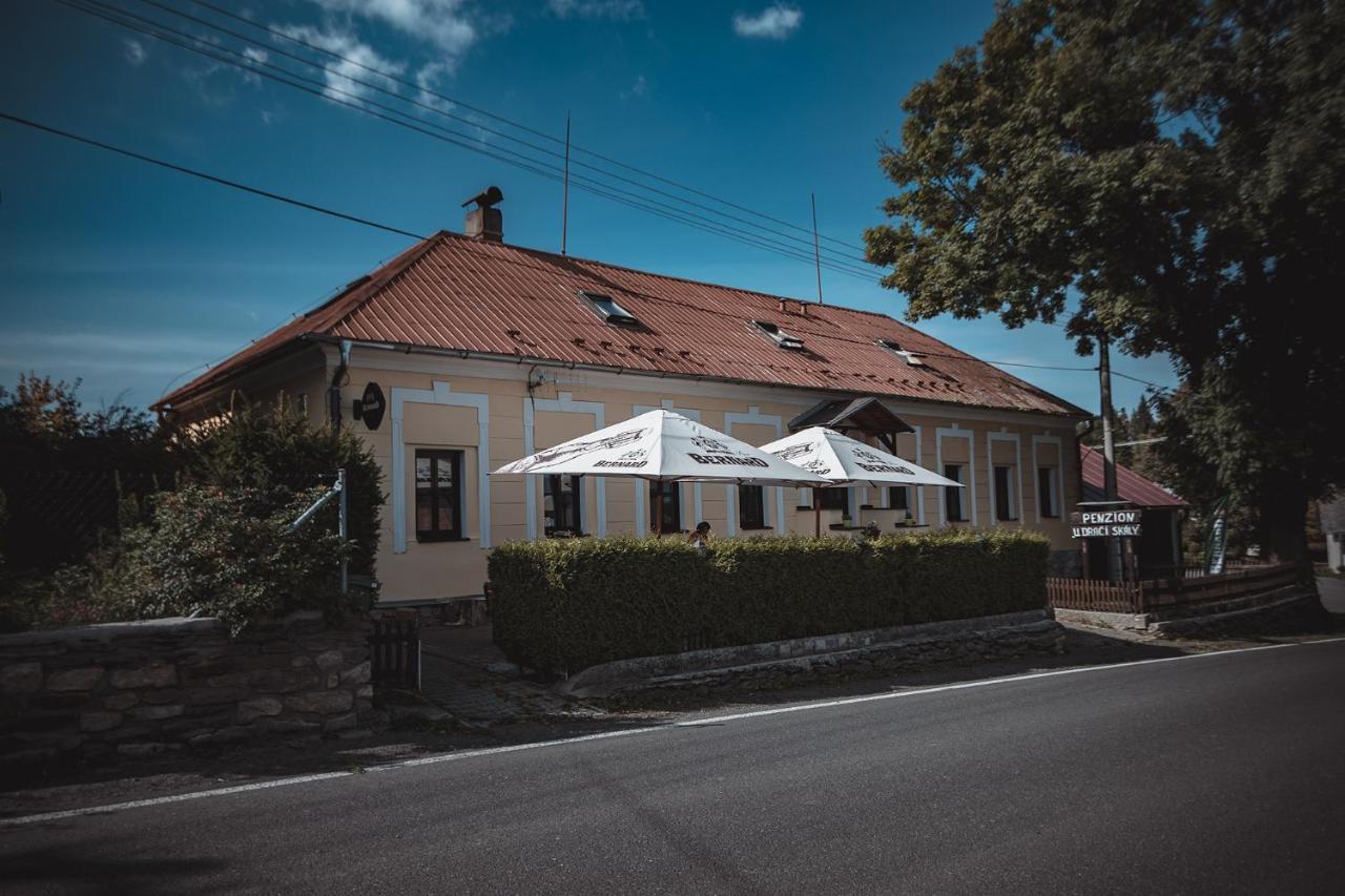 ホテル Penzion U Draci Skaly Svojse エクステリア 写真